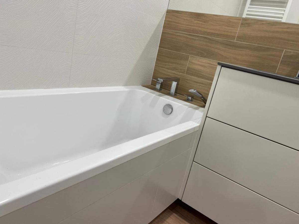 ורוצלב Apartament Mieszczanski Klima-Parkigfree2X-Netflix-Youtube מראה חיצוני תמונה